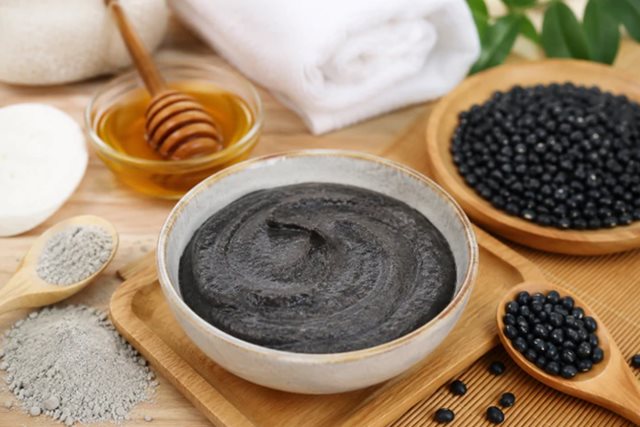 Cách dùng đậu đen dưỡng nhan